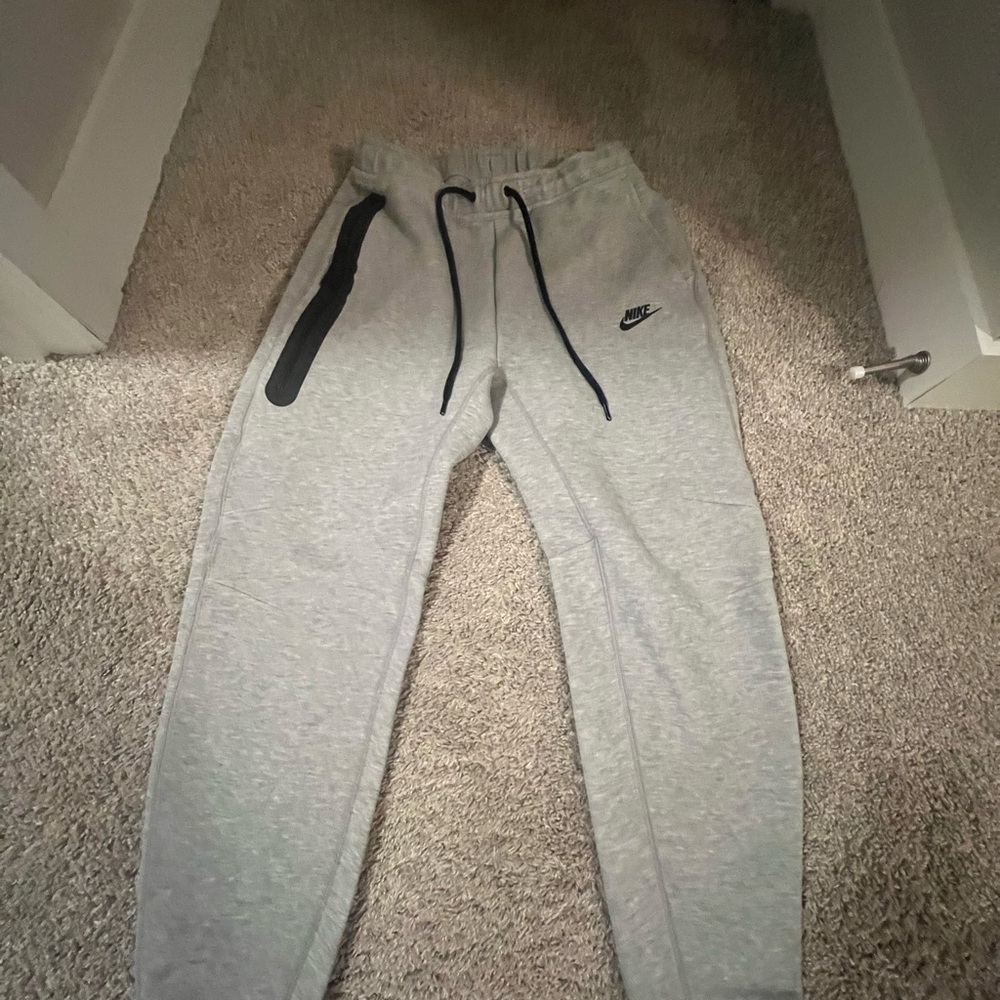 Nike tech pants men medium